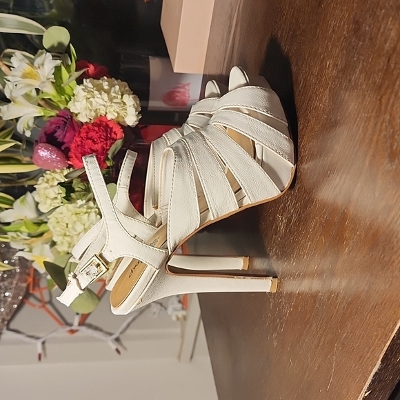 Charlotte Russe "gaze" heels - Picture 3 of 4